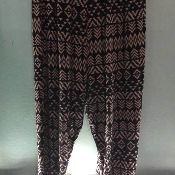 Sleeveless jumpsuit - Picture 2 of 2